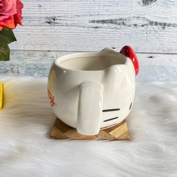Hello Kitty 3D Sculpted Mug White Red Bowknot - Picture 6 of 6